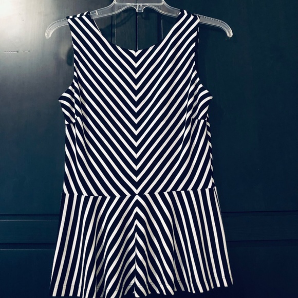 Sleeveless Peplum Top - Picture 6 of 7